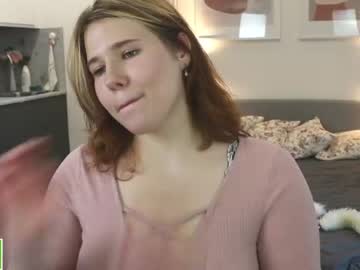 webcam girl girl_u_never_met live cam image #3008318