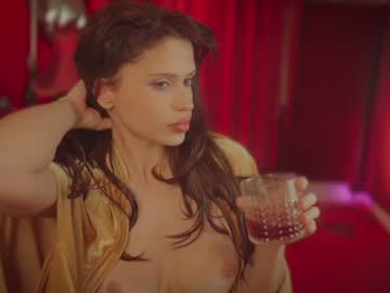 webcam girl rougeoud live cam image #8221279