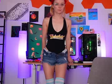 webcam girl emmasky69 live cam image #10843917