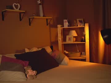 webcam girl cuteelsa_ live cam image #7954855