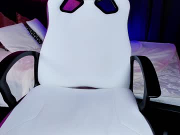 webcam girl lina_bitch live cam image #3076535