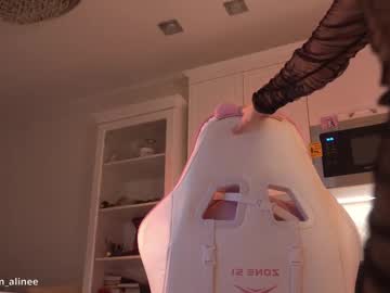 webcam girl golden_alinee live cam image #11991275