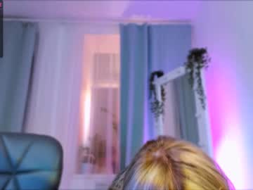 webcam girl emmi_rosee live cam image #2747219