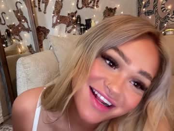 webcam girl ari_02 live cam image #9119644
