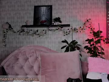 webcam girl lika_moon live cam image #5646347