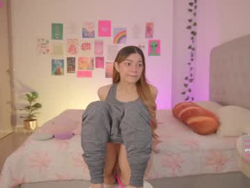 webcam girl mila_1 live cam image #10353780