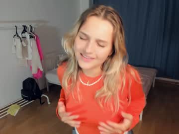 webcam girl melissakissaa live cam image #6806591