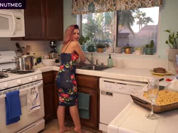 webcam girl nikkinutmeg live cam image #2235727
