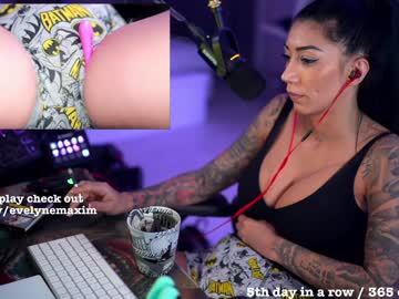 webcam girl evelyne92 live cam image #2790115