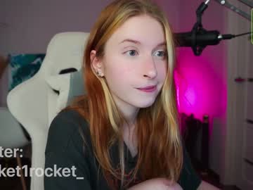 webcam girl pocketrocket_ live cam image #2444714