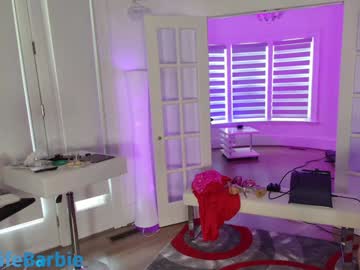 webcam girl wildwifebarbie live cam image #9895336