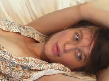 webcam girl ellaa91 live cam image #595915