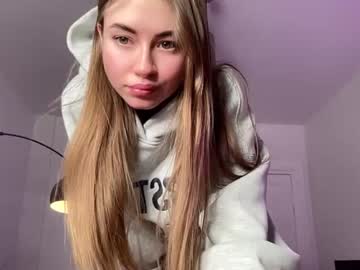 webcam girl strawberryjamx live cam image #4607934