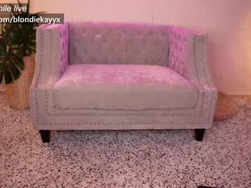 webcam girl blondiekayy live cam image #2532121