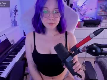 webcam girl blue_mooncat live cam image #9580331