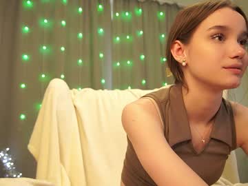 webcam girl harrieteasley live cam image #11682044