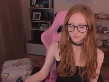 webcam girl plastic_beach live cam image #11582723