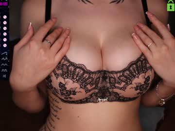 webcam girl fallen_angel_18 live cam image #3942485