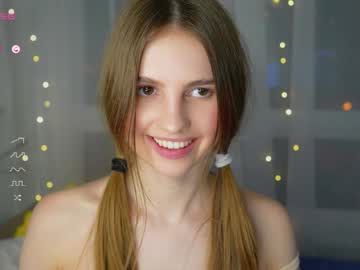webcam girl fluffy_angel live cam image #10431492