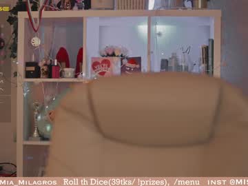 webcam girl mia_milagros live cam image #4932164