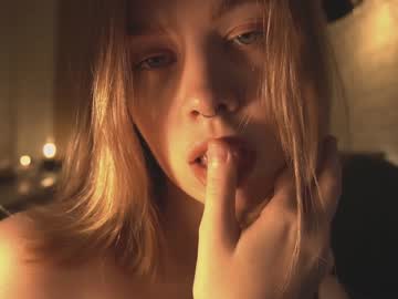 webcam girl bibi_it_is live cam image #2761331