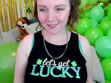 webcam girl haylee_love live cam image #5345285