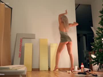 webcam girl artmosphera live cam image #4502847
