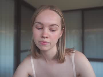 webcam girl bibi_it_is live cam image #8289657