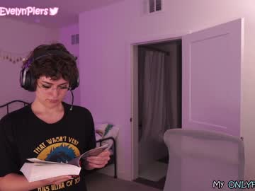 webcam girl evelynpiers live cam image #3002129