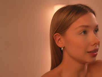 webcam girl april_blush live cam image #11989227