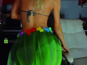 webcam girl crazzy_cherry live cam image #9893712