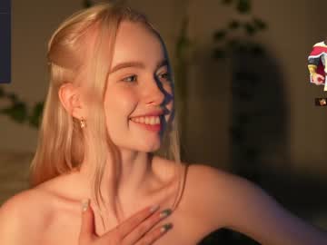 webcam girl mother__of__dragons live cam image #7535184