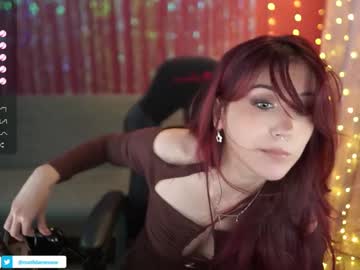 webcam girl greeny_mat live cam image #9531555