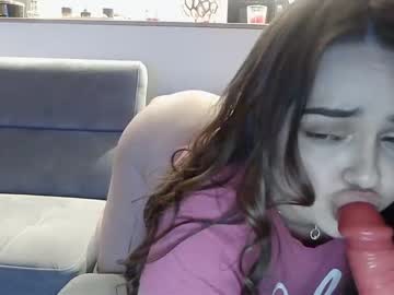 webcam girl innocentxdoll19 live cam image #1256159