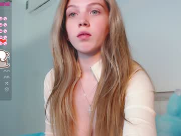 webcam girl small_blondee live cam image #4271180