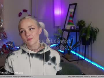 webcam girl petitebrat live cam image #7972866