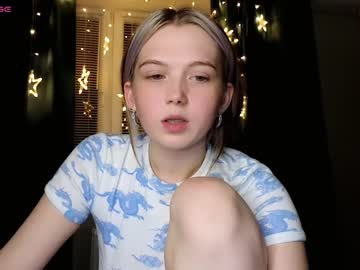 webcam girl small_blondee live cam image #7758504
