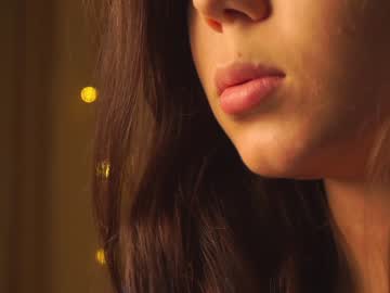 webcam girl helenmoors live cam image #5816488