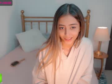 webcam girl gummy_bear7 live cam image #260301