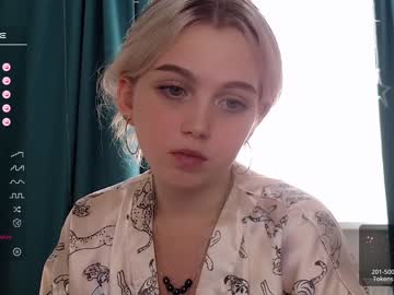 webcam girl small_blondee live cam image #7025224