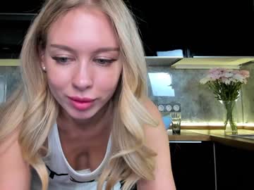webcam girl aleksa_cutie live cam image #10562448