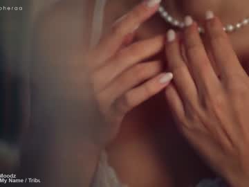 webcam girl artmosphera live cam image #5875249