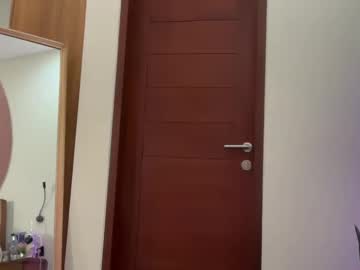 webcam girl heyitscoco_xx live cam image #10927479
