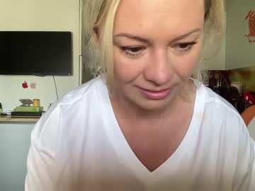 webcam girl kiradivine live cam image #6175985