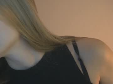 webcam girl 2girls_1dream live cam image #11266240