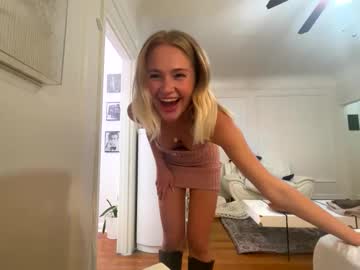 webcam girl lillersss live cam image #12395670