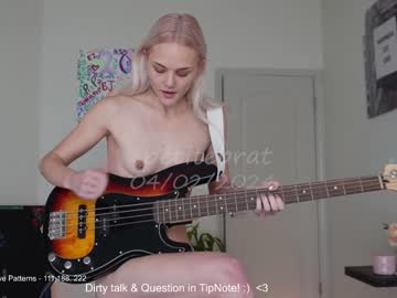 webcam girl petitebrat live cam image #8980907
