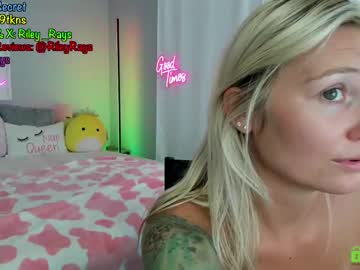 webcam girl ryan_n_riley live cam image #12436618