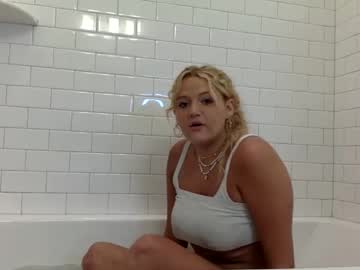 webcam girl sweetbrittaniexox live cam image #13037826