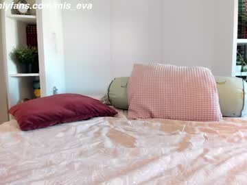 webcam girl mis_eva live cam image #3655038